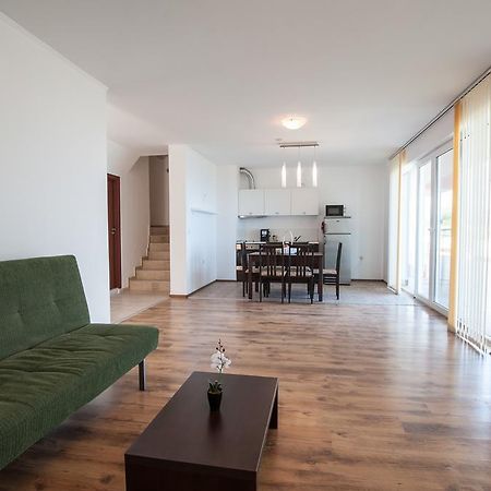 Momchil Villas Balcsik Kültér fotó