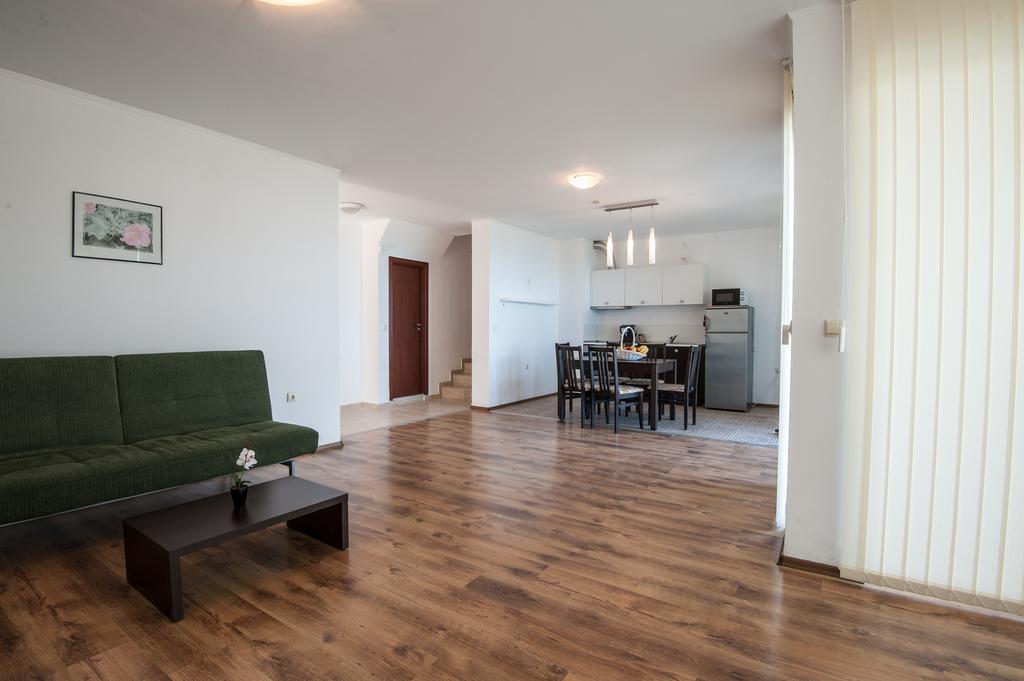 Momchil Villas Balcsik Kültér fotó
